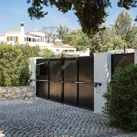 Casa Vale Da Ana Villa